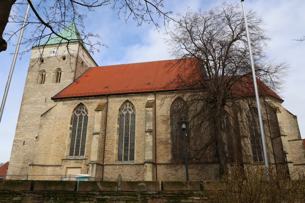 Die Kirche St. Magnus in Everswinkel mit romanischem Turm und spätgotischem Langhaus und Chor. (Foto: W. Essling-Wintzer / LWL-Archäologie für Westfalen)