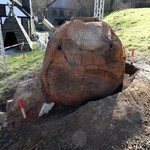 Um ein geeignetes Fundament für die Ummantelung zu haben wurde zuvor ein Graben um den Ofen angelegt (Foto: LWL-Archäologie für Westfalen/M. Zeiler). (vergrößerte Bildansicht wird geöffnet)