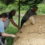 Der Riss wurde ausgekratzt und mit Lehm verpresst (Foto: LWL-Archäologie für Westfalen/M. Zeiler). (vergrößerte Bildansicht wird geöffnet)