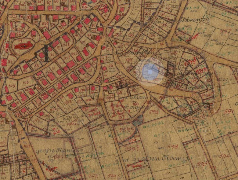 Die aktuelle Grabungsstelle im alten Kartenbild. Landesarchiv NRW, Karten A, 25688 Separation Kallenhardt 1898, Detail (Bearbeitung: LWL-Archäologie für Westfalen/T. Poggel)
