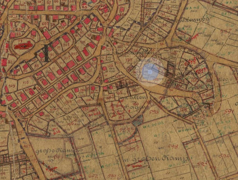 Die aktuelle Grabungsstelle im alten Kartenbild. Landesarchiv NRW, Karten A, 25688 Separation Kallenhardt 1898, Detail (Bearbeitung: LWL-Archäologie für Westfalen/T. Poggel)