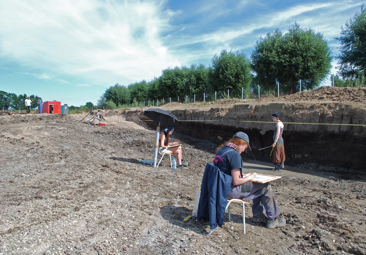 Bald ist es geschafft: Das letzte Profil wird gezeichnet; Foto: WWU Münster/S. Luke