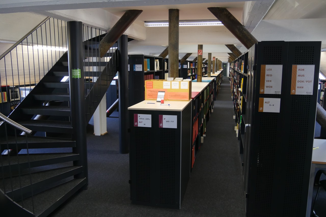 Blick in die Bibliothek der LWL-Archäologie für Westfalen (Foto: LWL-Archäologie für Westfalen/N. Wolpert).