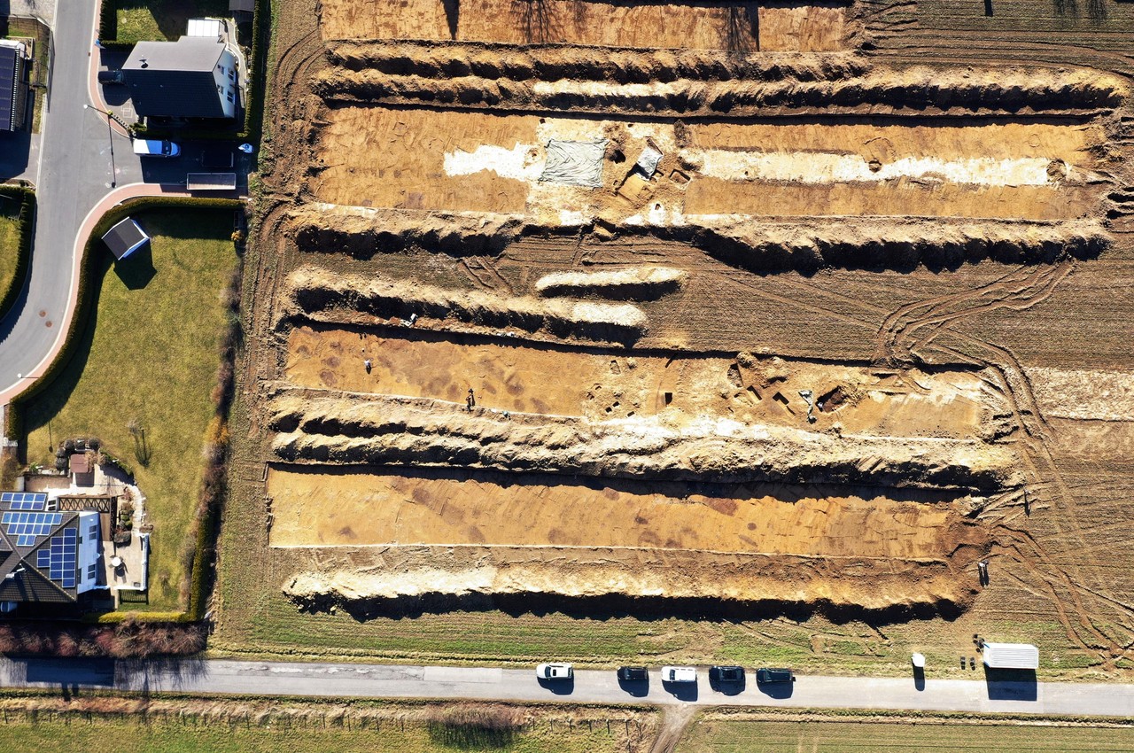 Ein Blick von oben: Drohnenfotos gehören heute zum Standard auf einer archäologischen Grabung (EggensteinEXCA/Georg Eggenstein).