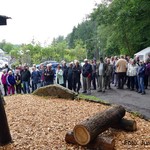 Zahlreiche Besucher machten die Eröffnungstour bei leicht regnerischem Wetter mit (Foto: Jürgen Schade) (vergrößerte Bildansicht wird geöffnet)