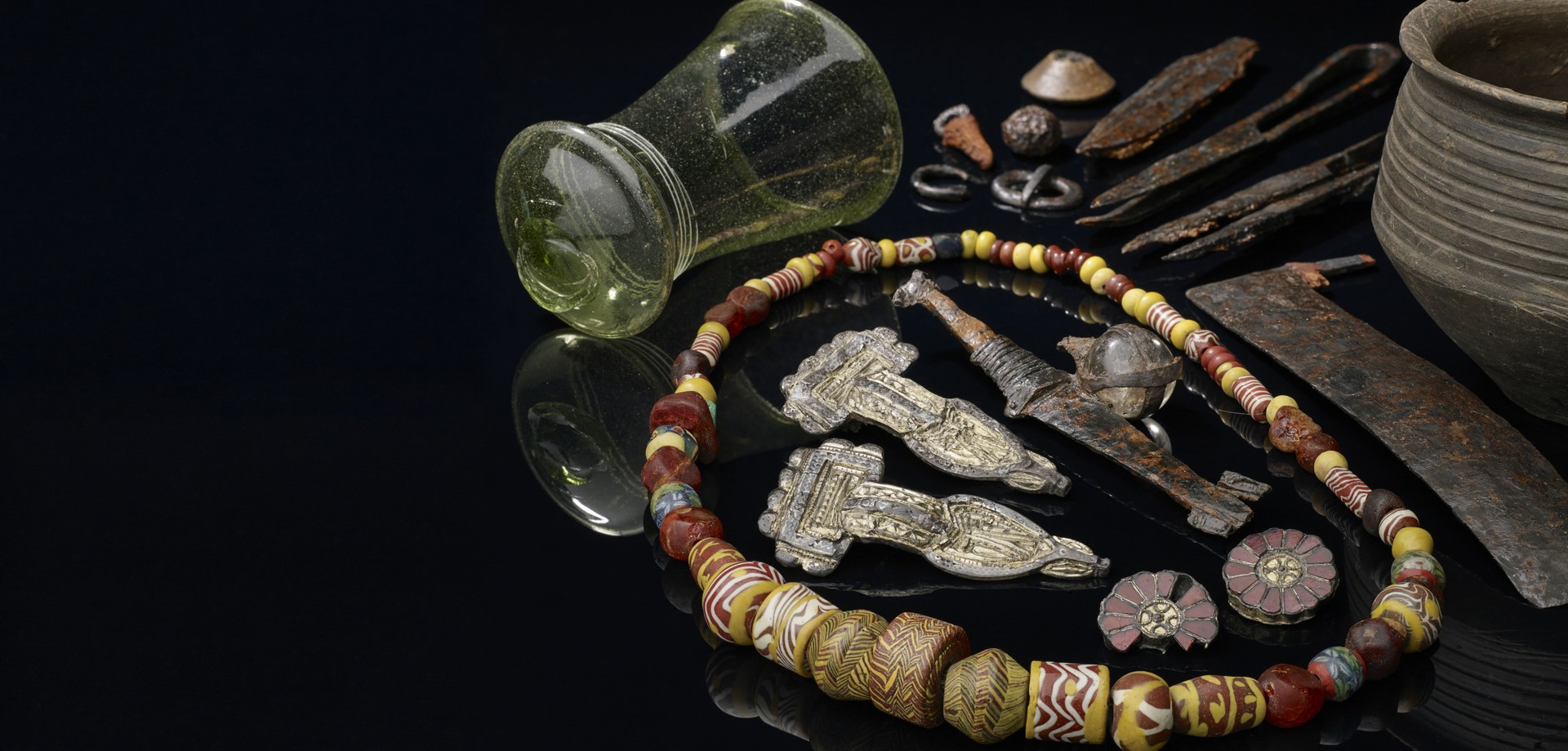 Archäologische Fundstücke, Grabinventar (LWL-AfW/S. Brentführer).