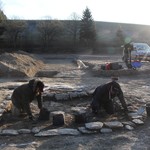 Der Innenbereich des Kellerfundamentes wird tiefergelegt (Foto: LWL-AfW Olpe / M. Zeiler). (vergrößerte Bildansicht wird geöffnet)