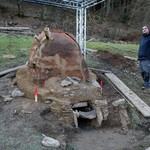 Auch der Schürkanal wird nun pfeilerartig nach oben massiver ausgeführt (Foto: LWL-Archäologie für Westfalen/M. Zeiler). (vergrößerte Bildansicht wird geöffnet)