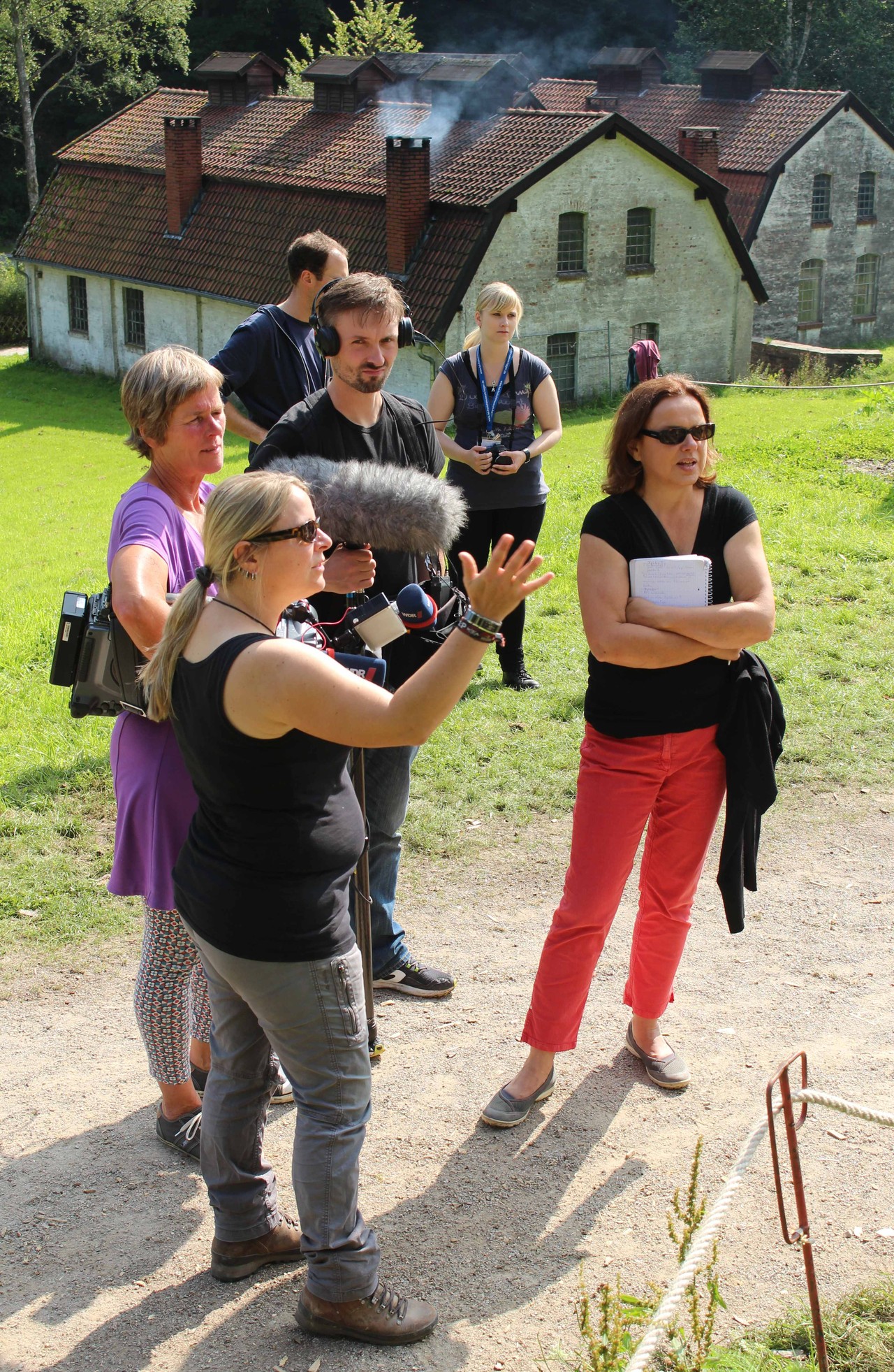 … fand das archäologische Experiment große Aufmerksamkeit in den regionalen Medien (Foto: LWL-Archäologie für Westfalen/Manuel Zeiler).