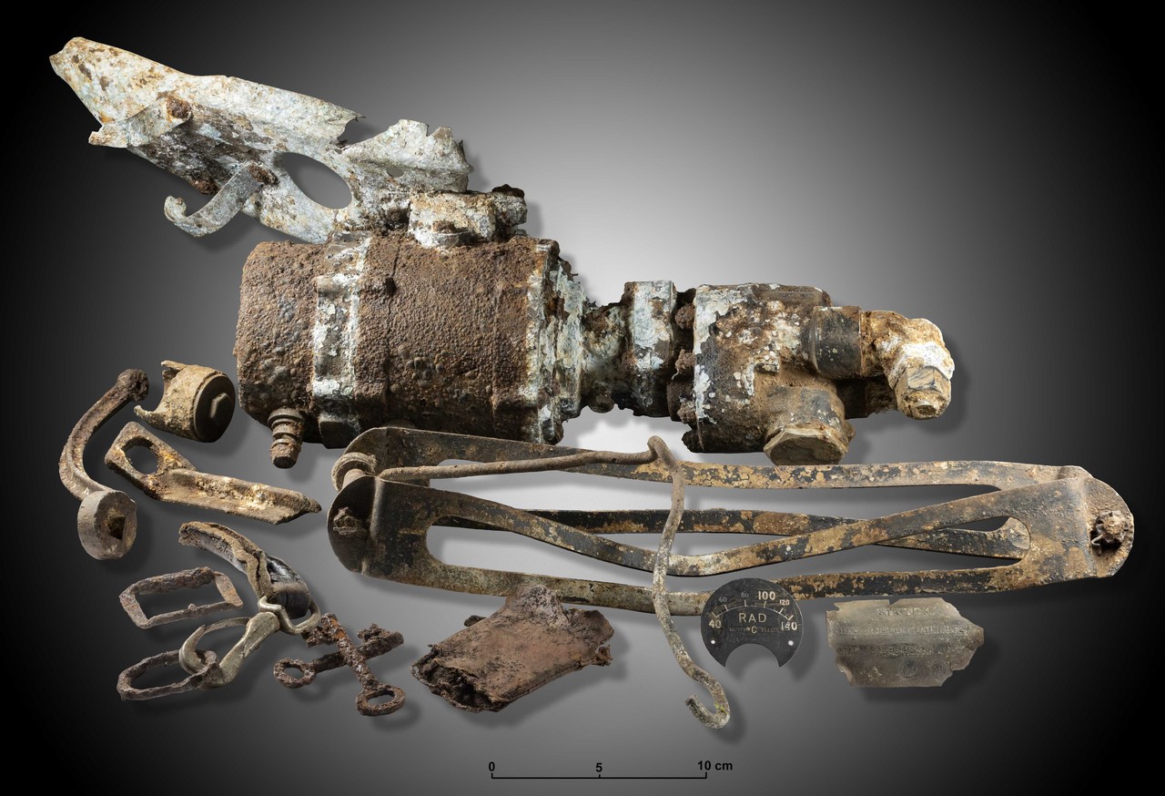 Funde einer anderen Bomber-Absturzstelle, die ich bereits früher untersuchte (Foto: LWL-Archäologie für Westfalen/P. Fleischer)