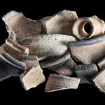 Auswahl frühmittelalterlicher Keramikscherben aus dem Kellerbereich (Foto: LWL-AfW Olpe / T. Poggel). (vergrößerte Bildansicht wird geöffnet)