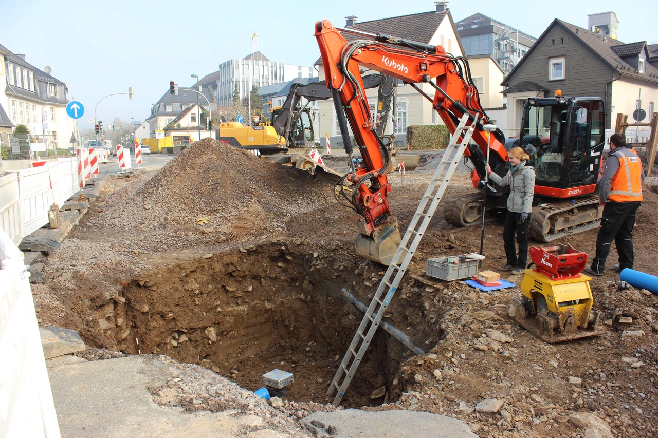 Attendorn, 2.5.2016: Freilegung der Reste des mittelalterlichen Ennester Stadttores