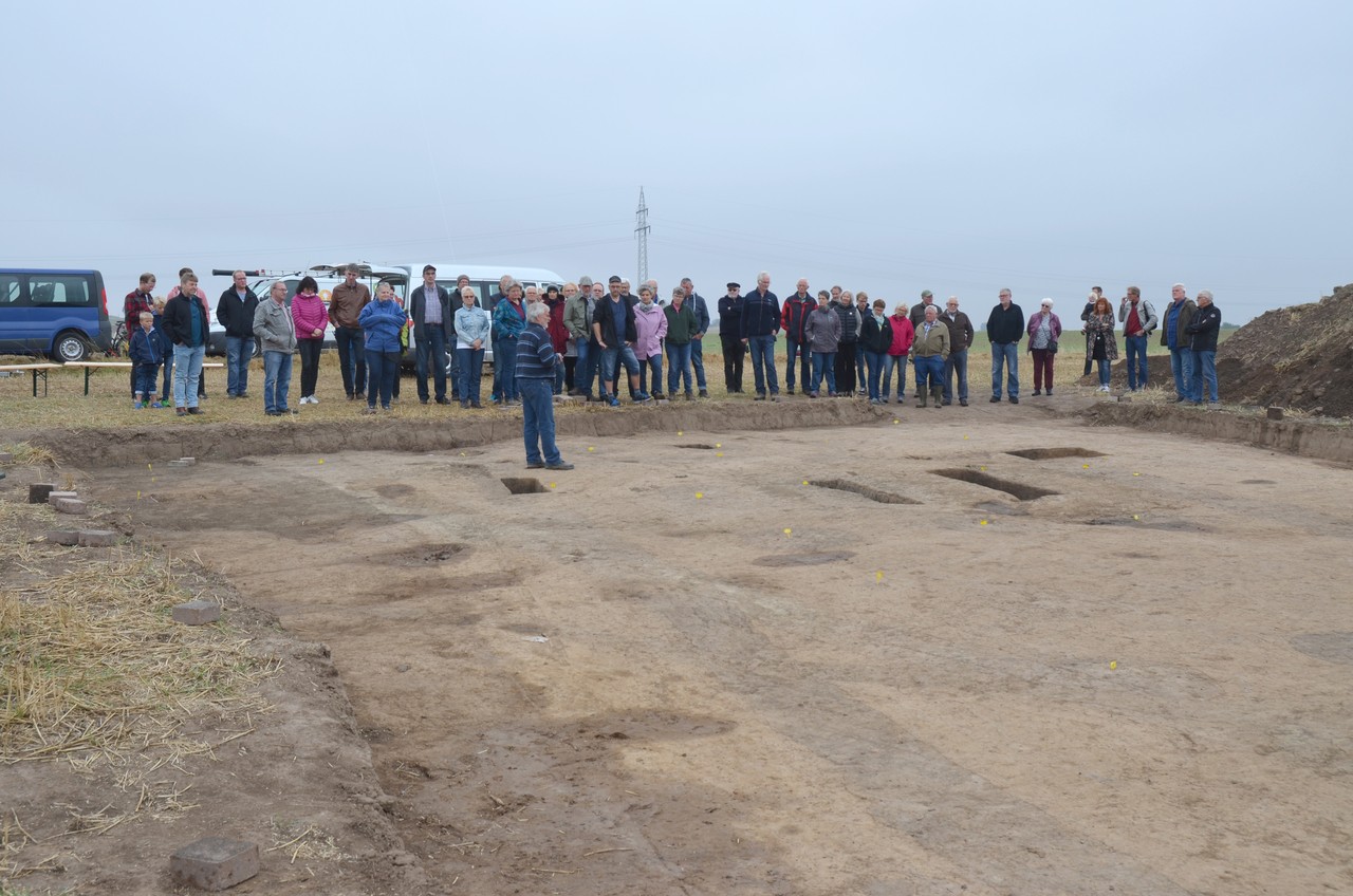 Die Spuren der Wandgräben und Hauspfosten sind auch nach 7000 Jahren noch sehr gut erhalten. Foto: LWL/M. Hahne