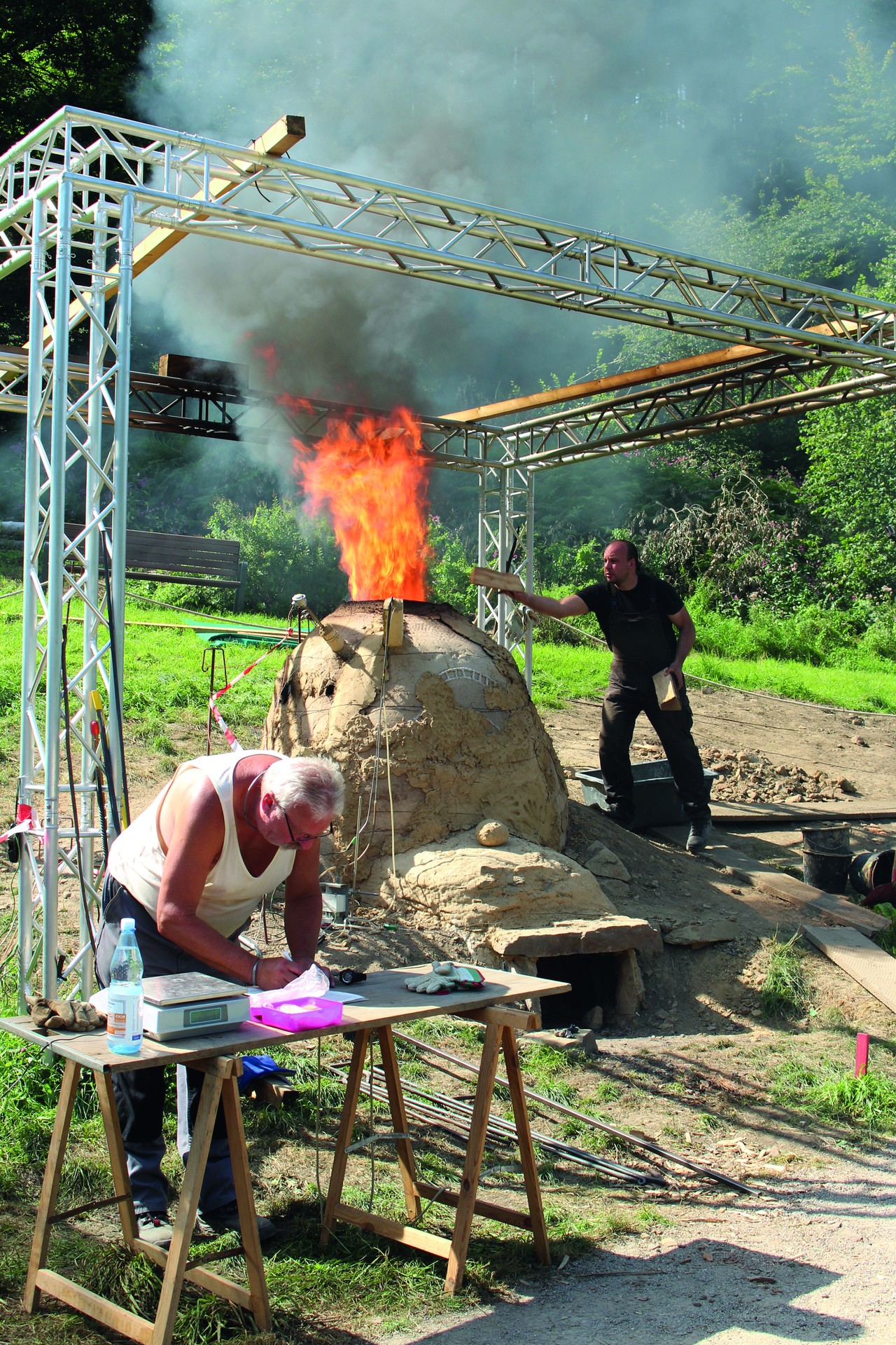 2017 und 2018 fanden im LWL-Freilichtmuseum Hagen archäologische Experimente der Forschungskooperationspartner statt. Es gelang dadurch die Arbeitsabläufe am Gerhardsseifen und die dortige Betriebsstruktur zu rekonstruieren (LWL-Archäologie für Westfalen/Manuel Zeiler).
